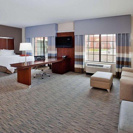 Hampton Inn & Suites Chapel Hill/Carrboro Esterno foto