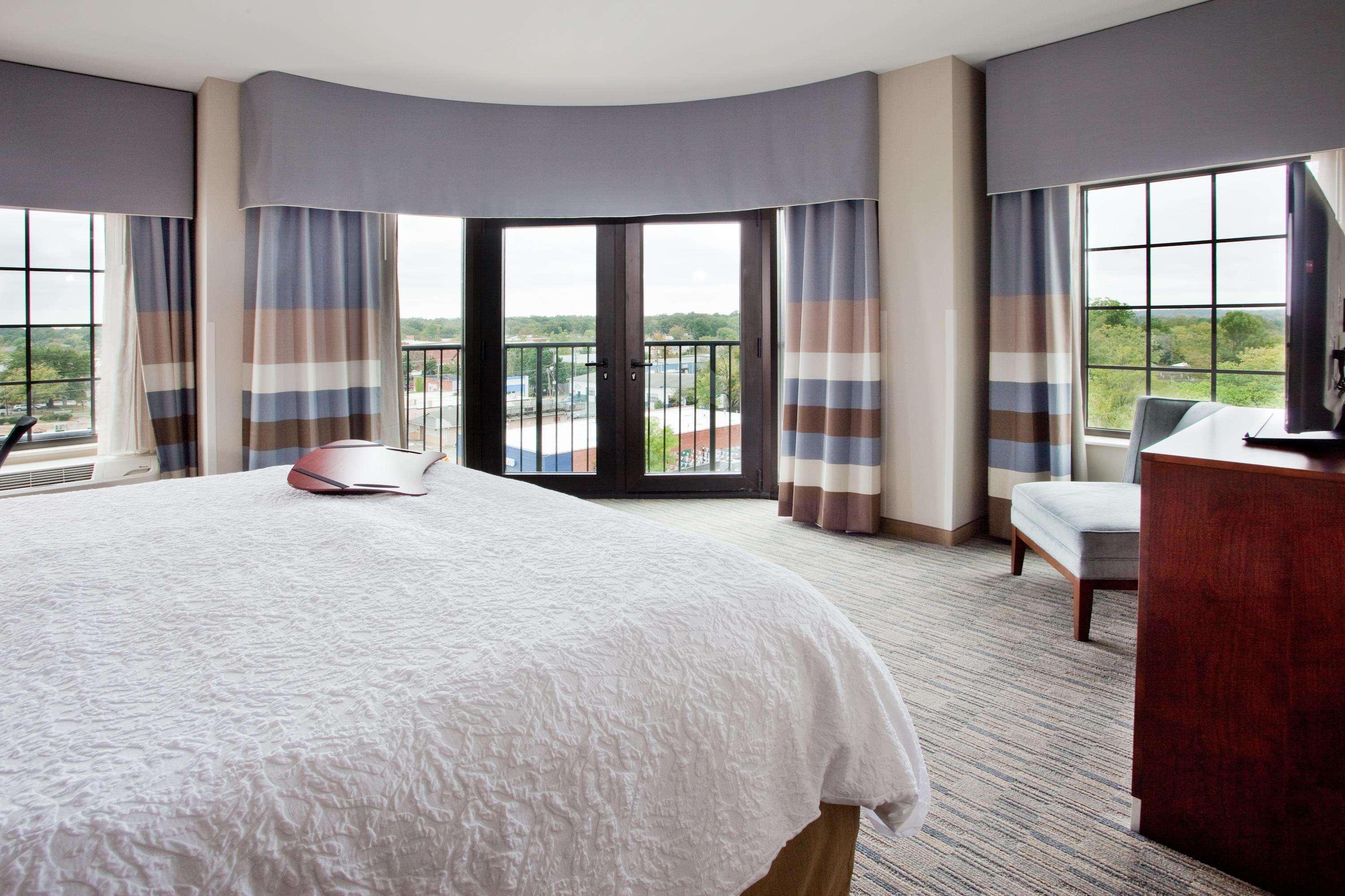 Hampton Inn & Suites Chapel Hill/Carrboro Esterno foto