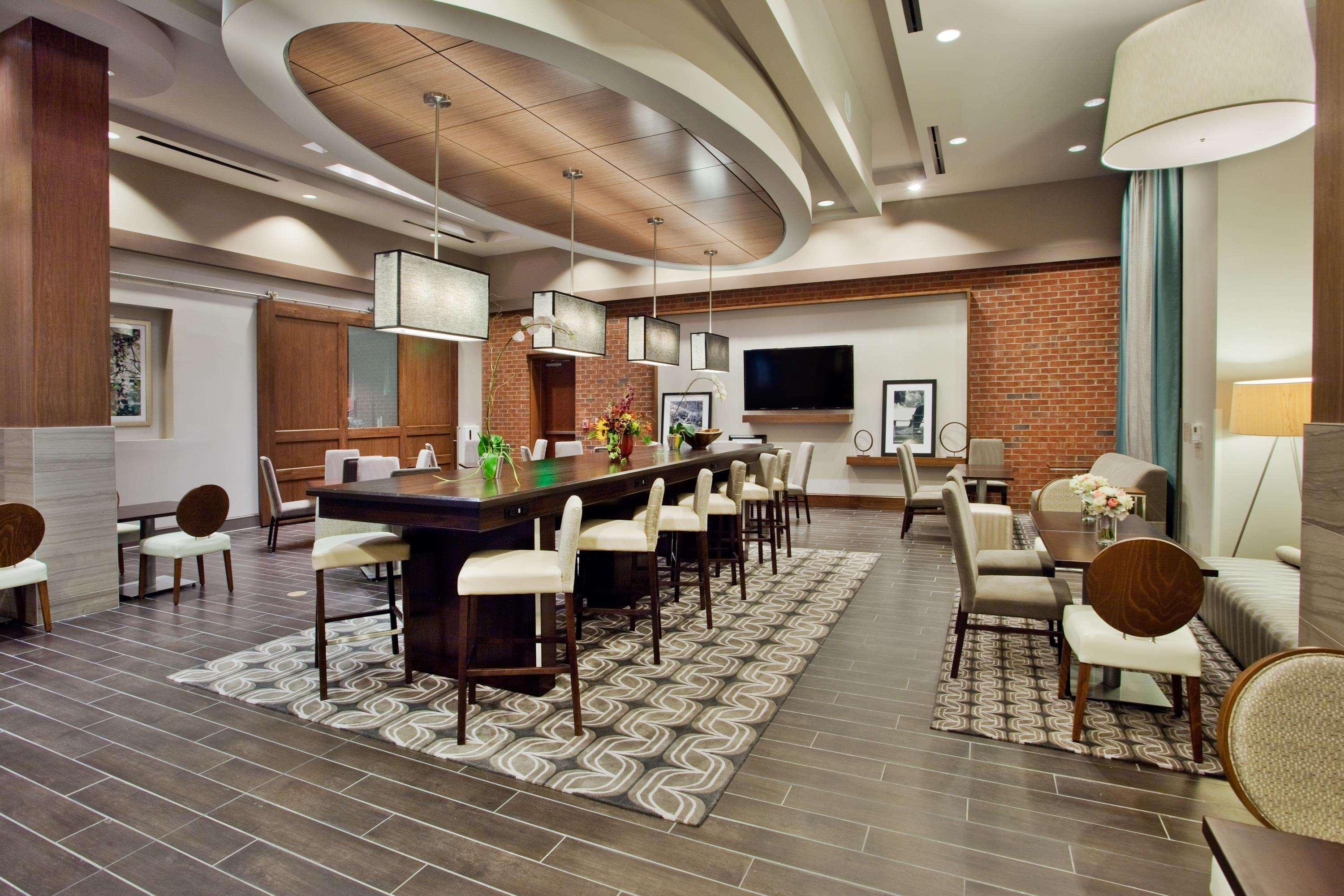Hampton Inn & Suites Chapel Hill/Carrboro Esterno foto