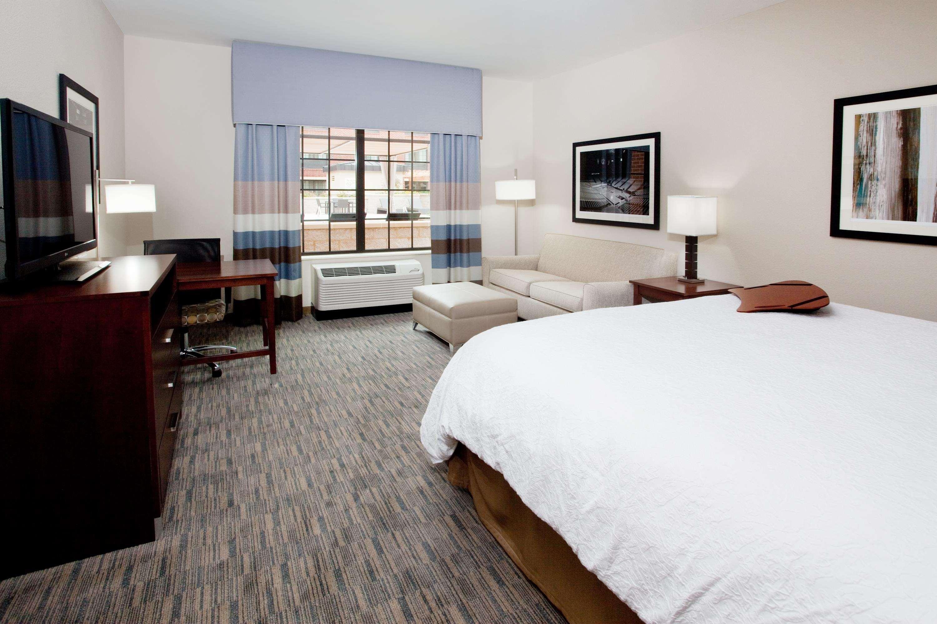 Hampton Inn & Suites Chapel Hill/Carrboro Esterno foto
