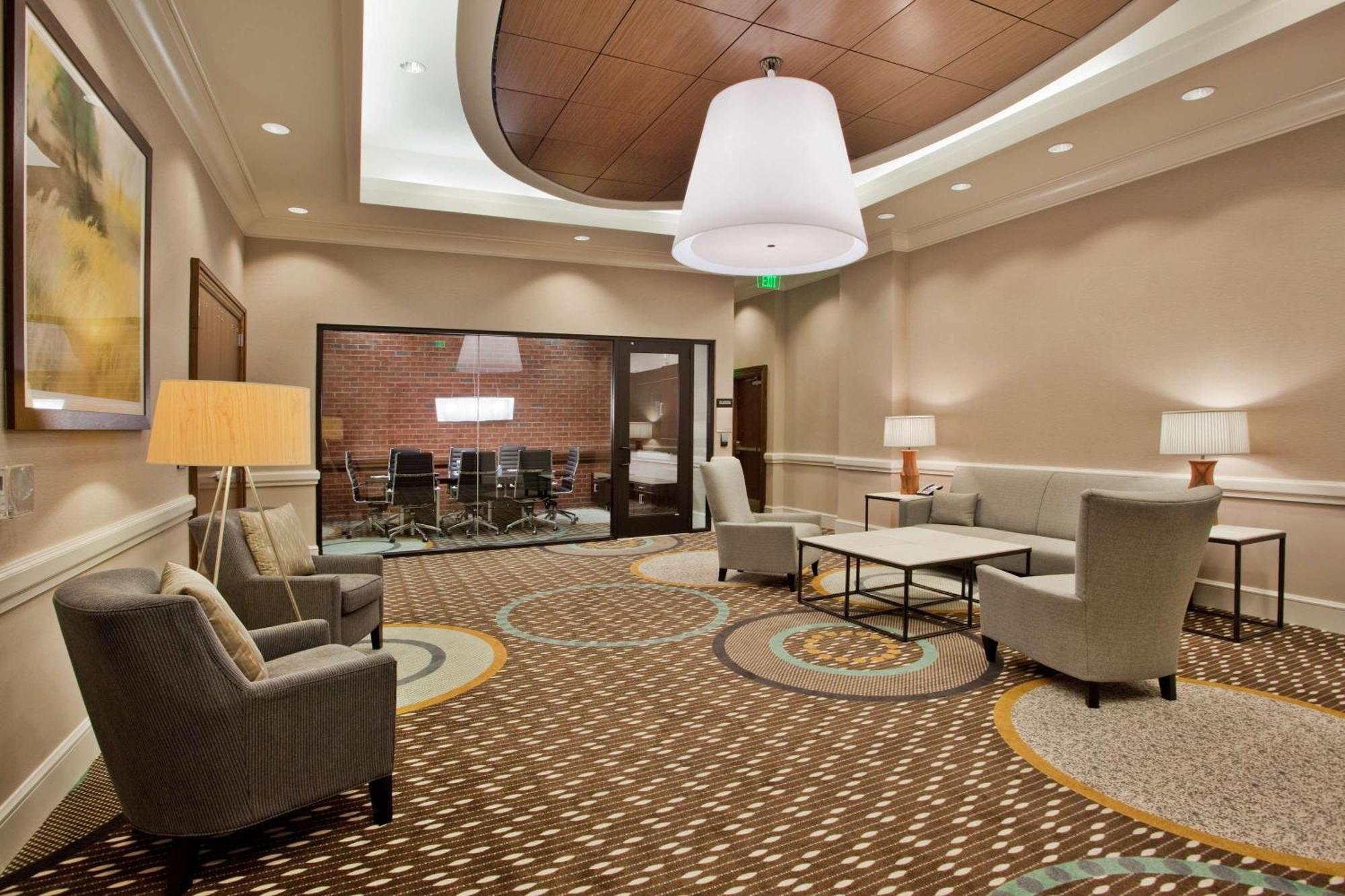 Hampton Inn & Suites Chapel Hill/Carrboro Esterno foto