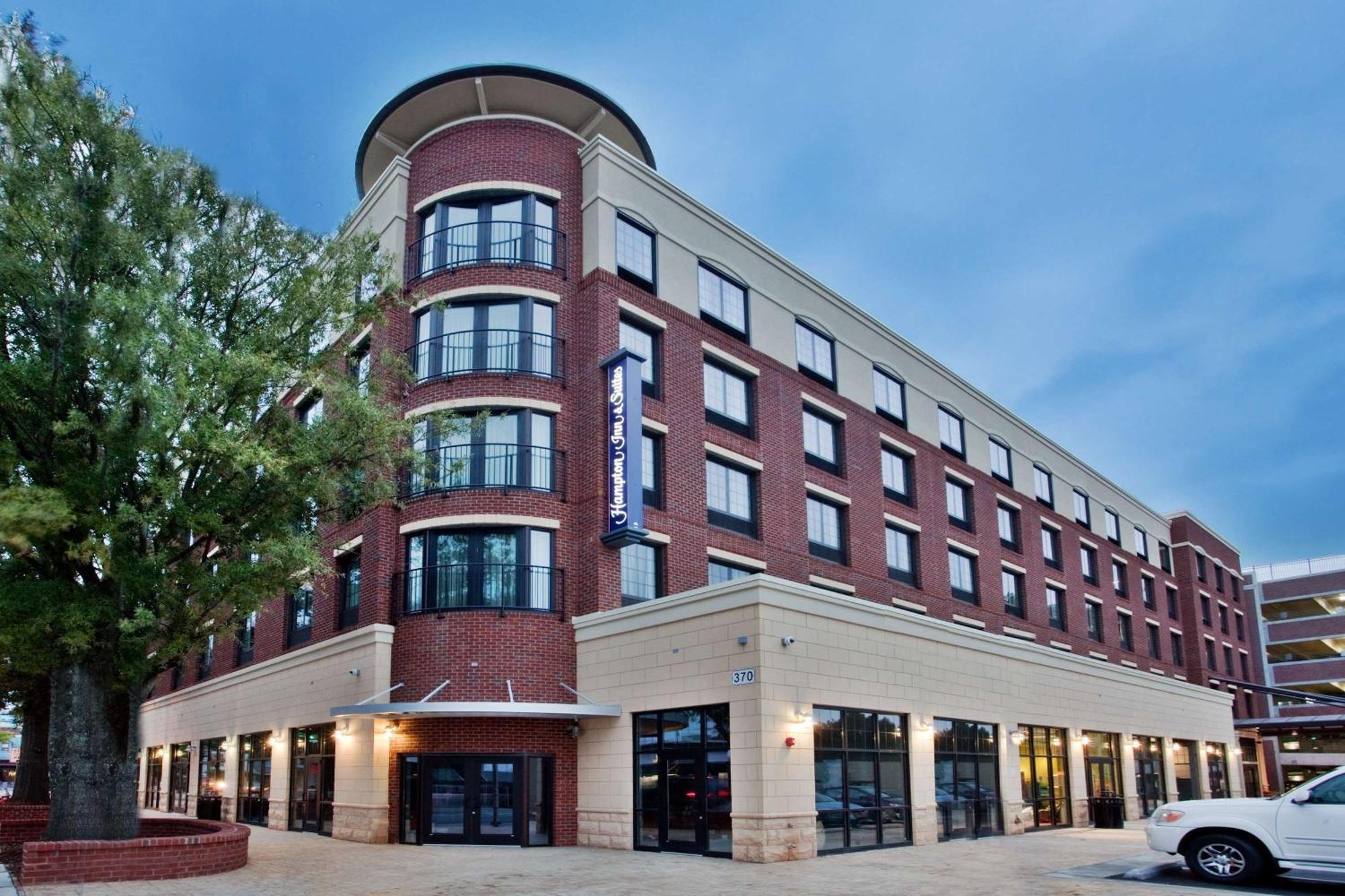 Hampton Inn & Suites Chapel Hill/Carrboro Esterno foto