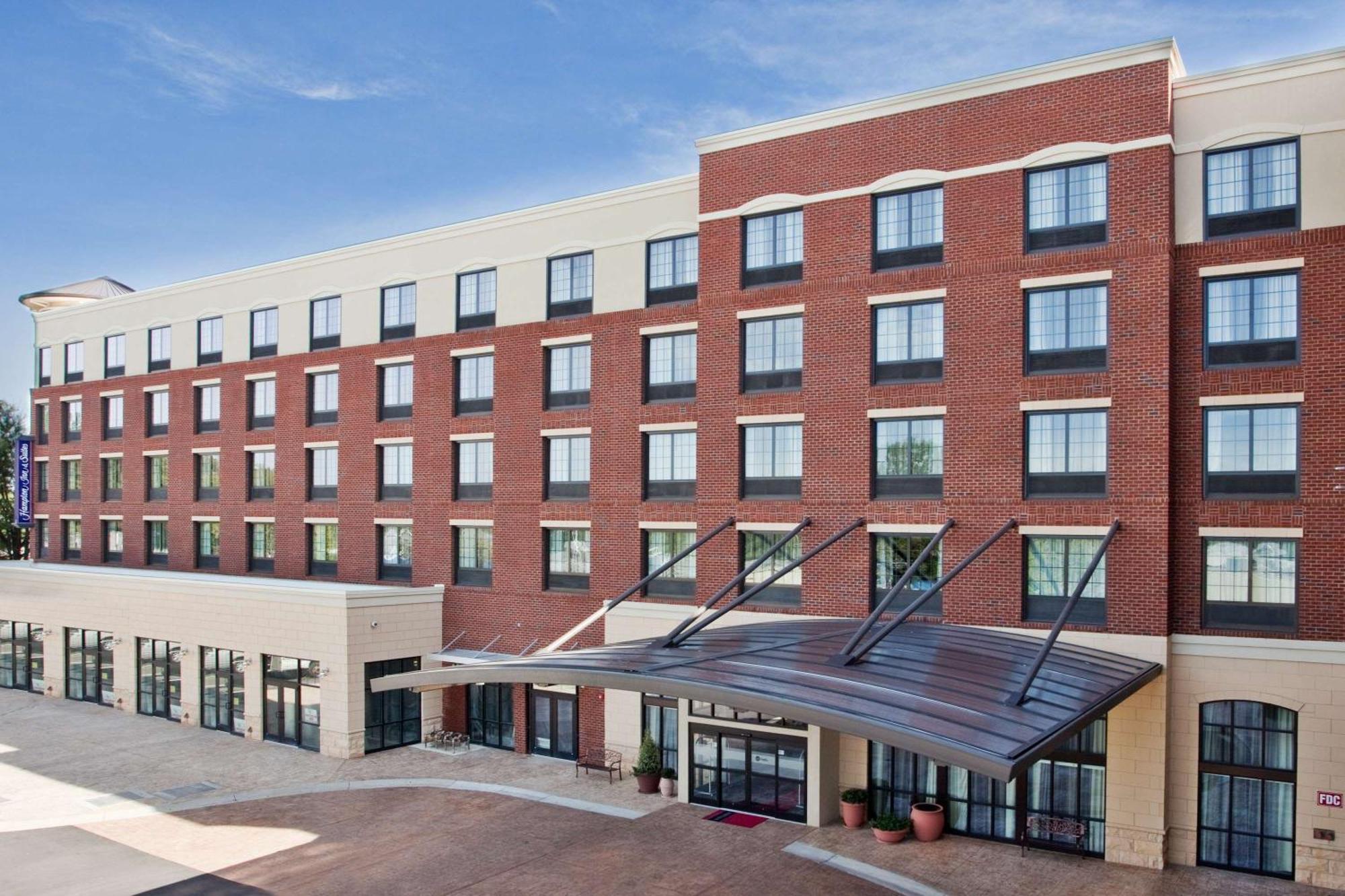 Hampton Inn & Suites Chapel Hill/Carrboro Esterno foto