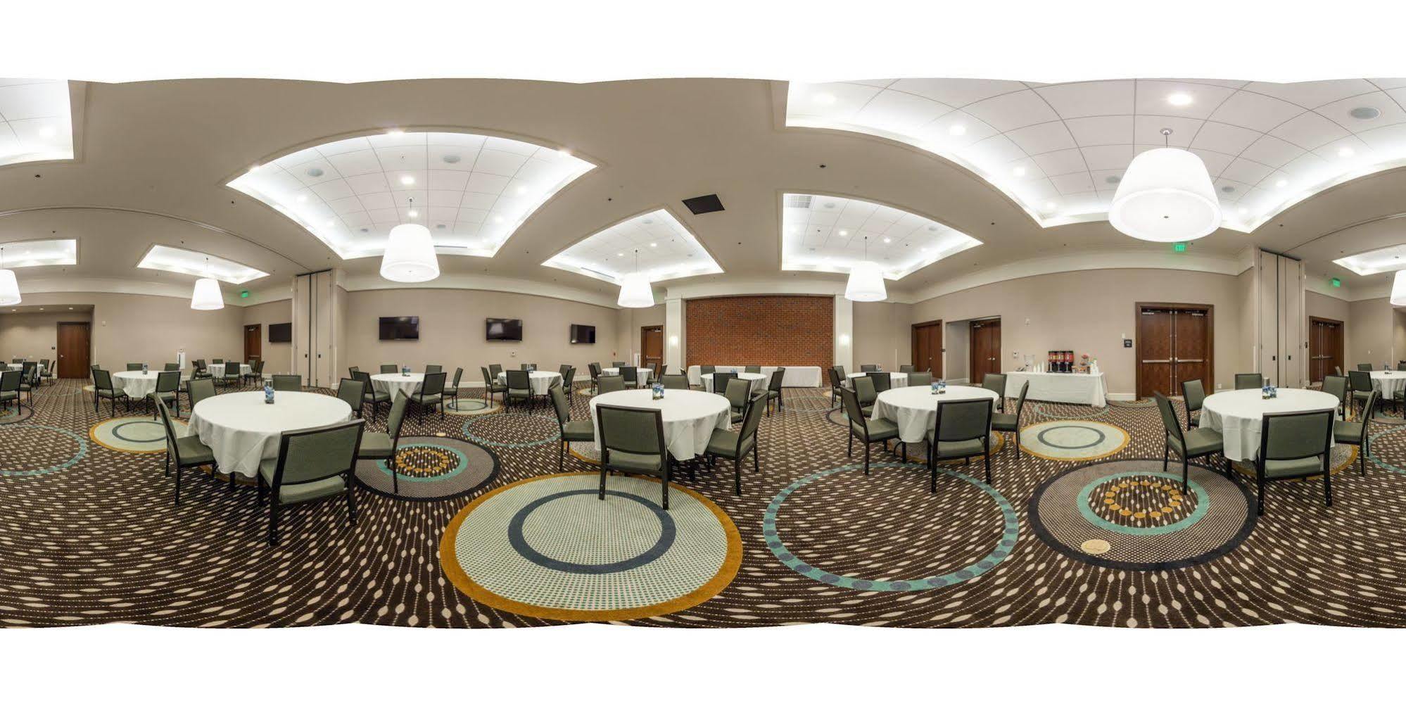 Hampton Inn & Suites Chapel Hill/Carrboro Esterno foto