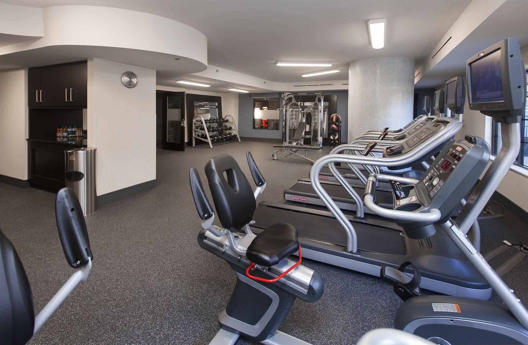Hampton Inn & Suites Chapel Hill/Carrboro Esterno foto